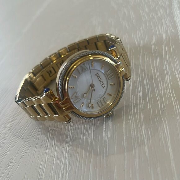 Invicta Bolt Lady Model 29130 - Ladies Watch Quartz - Picture 2 of 7